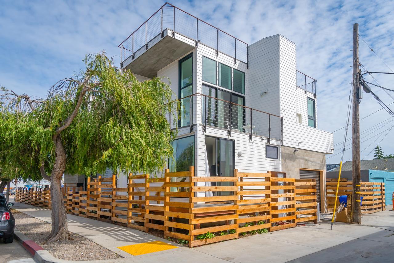 Steps To The Beach, Rooftop Deck Holiday home San Diego
